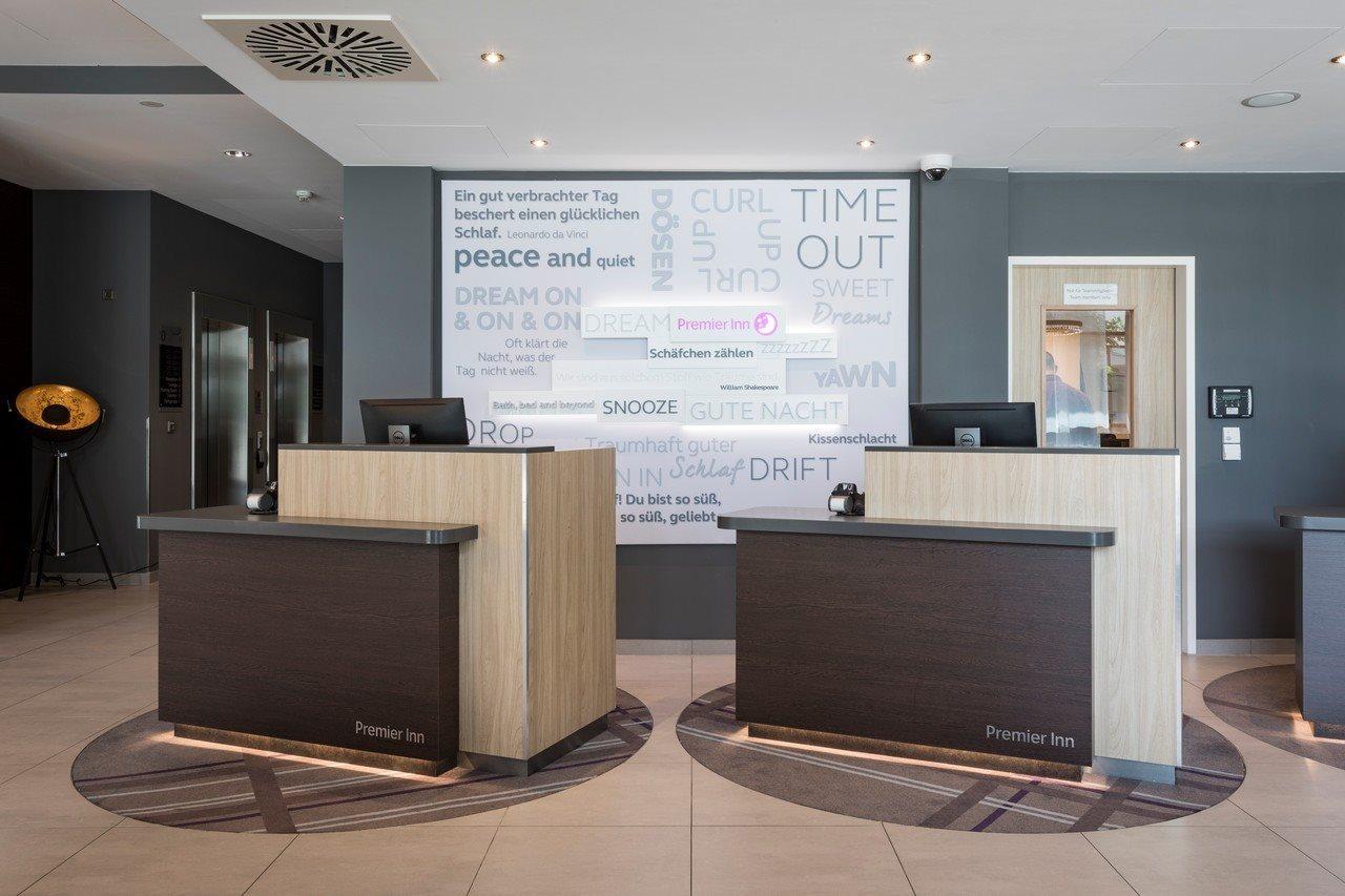 Holiday Inn Express - Freiburg - City Centre ภายนอก รูปภาพ